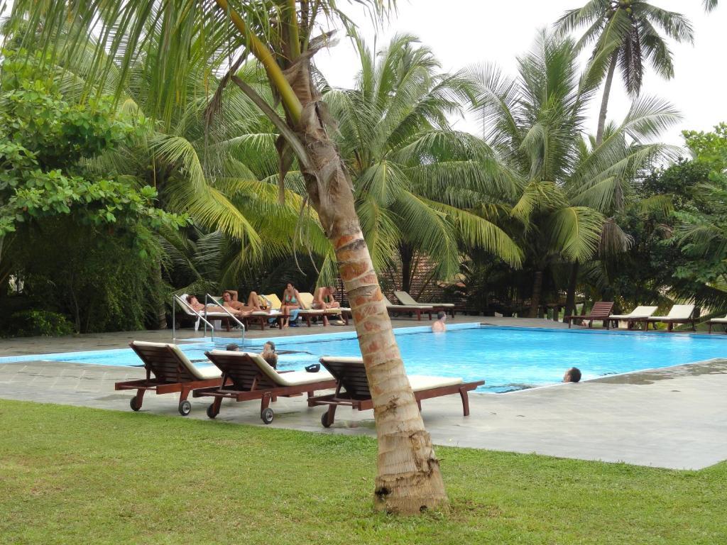 Lagoon Paradise Beach Resort Тангалла Экстерьер фото